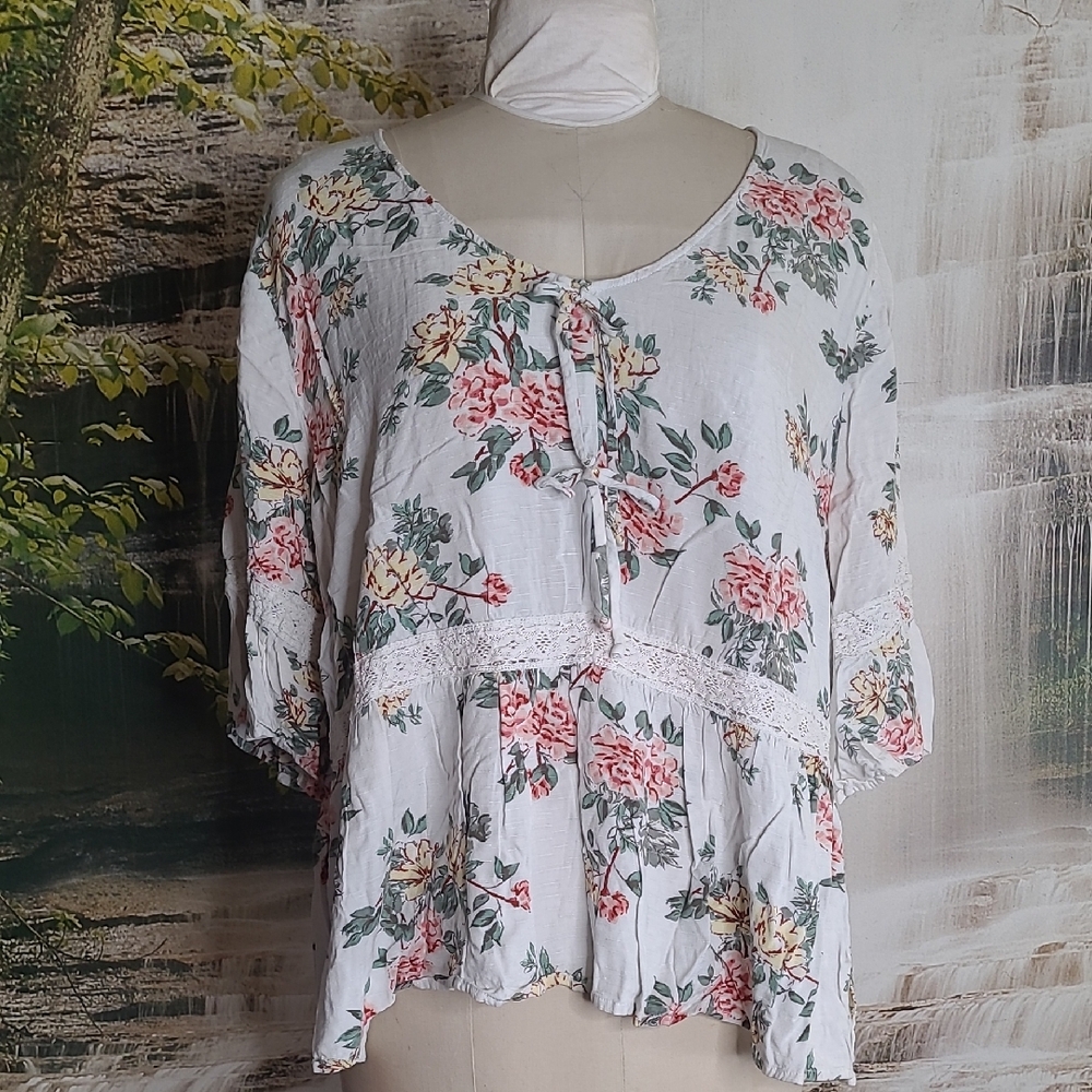 Maurices Womens 3X white floral lace trim lightweight flowy blouse